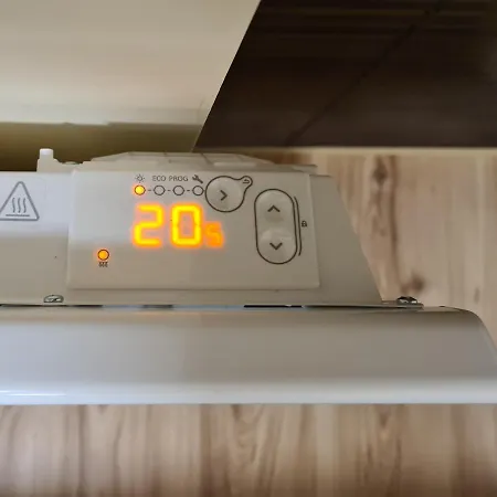 Four Seasons Apartment *