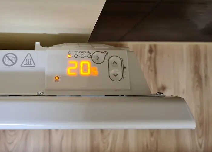 Four Seasons Apartment *